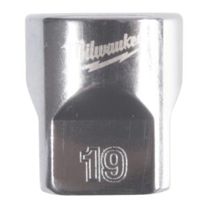 Cheie tubulară 3/8" metrică, 12 puncte 19mm Milwaukee