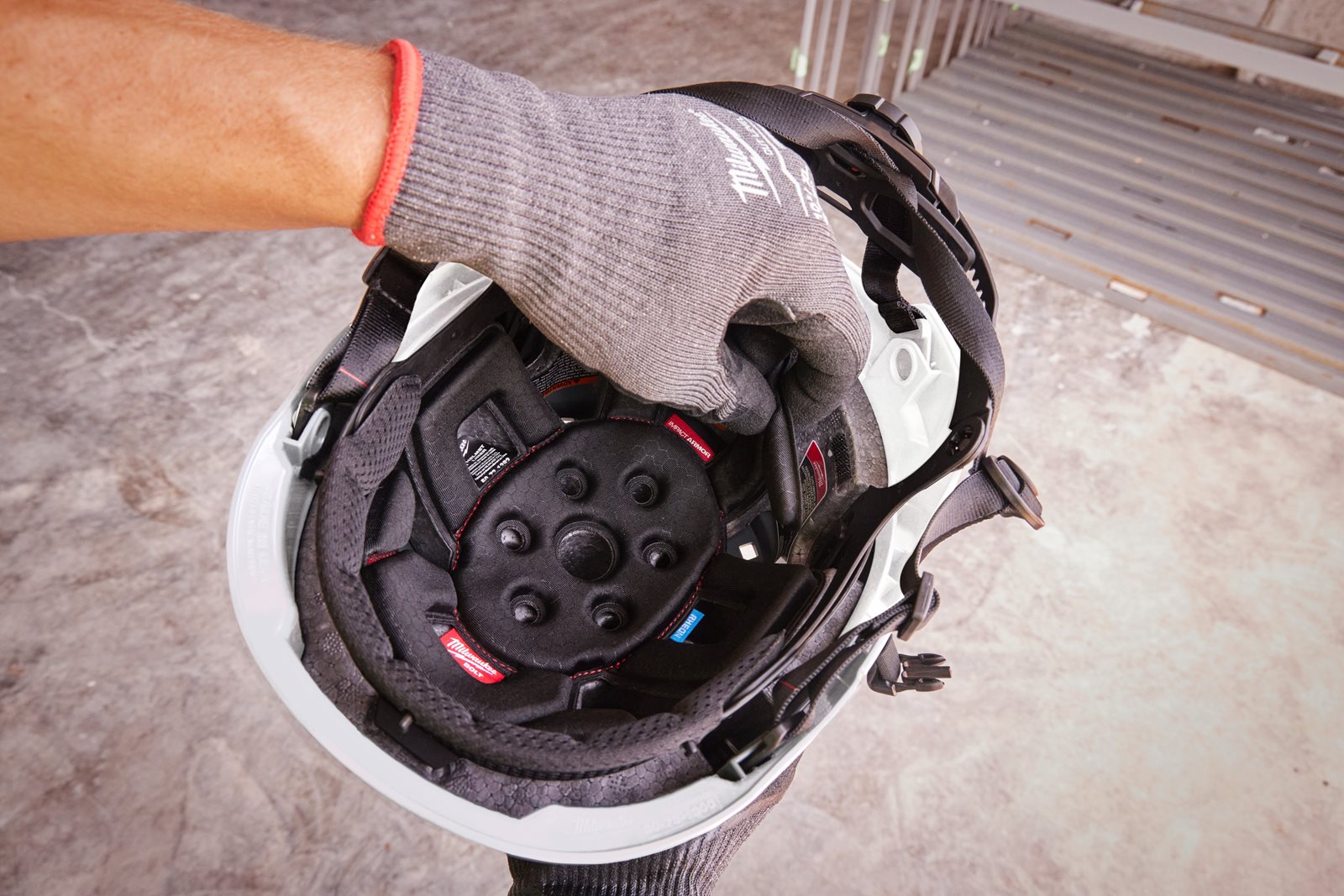 Captușeală internă BOLT IMPACT ARMOR BOLT200 Milwaukee - in utilizare 2