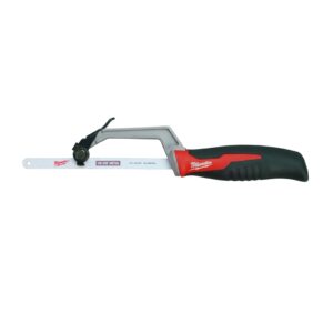 Fierăstrău compact Milwaukee
