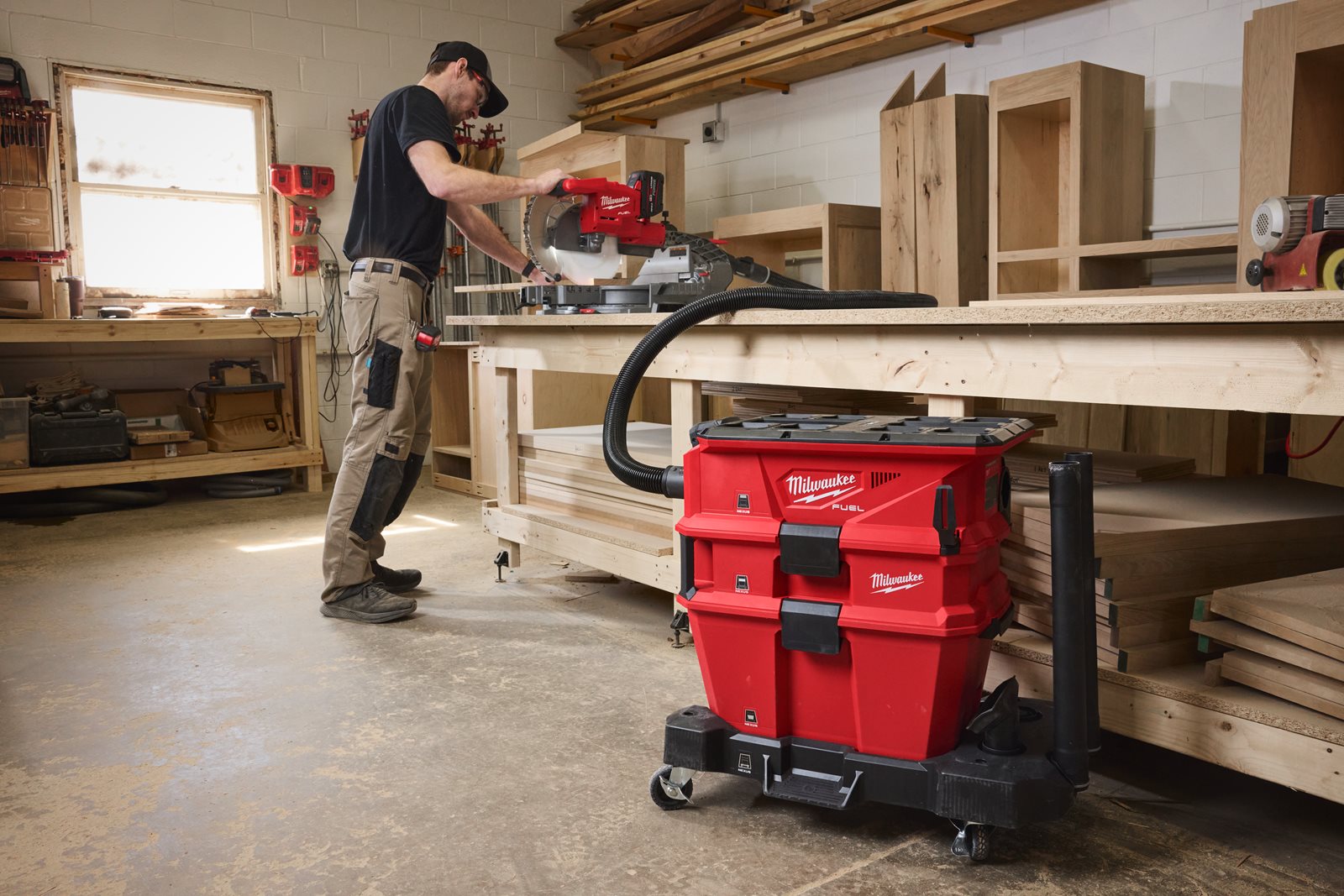 Separator de praf NEXUS cu capacitate medie Milwaukee MVA-1 - in utilizare 1