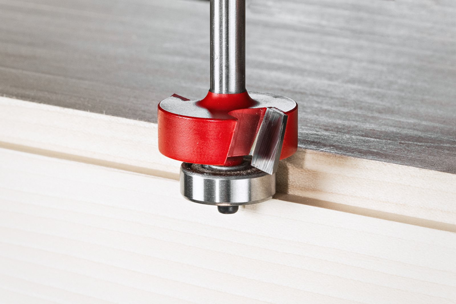 Freze pentru caneluri și fălțuire 9.5mm Milwaukee 4932500997 - in utilizare 2