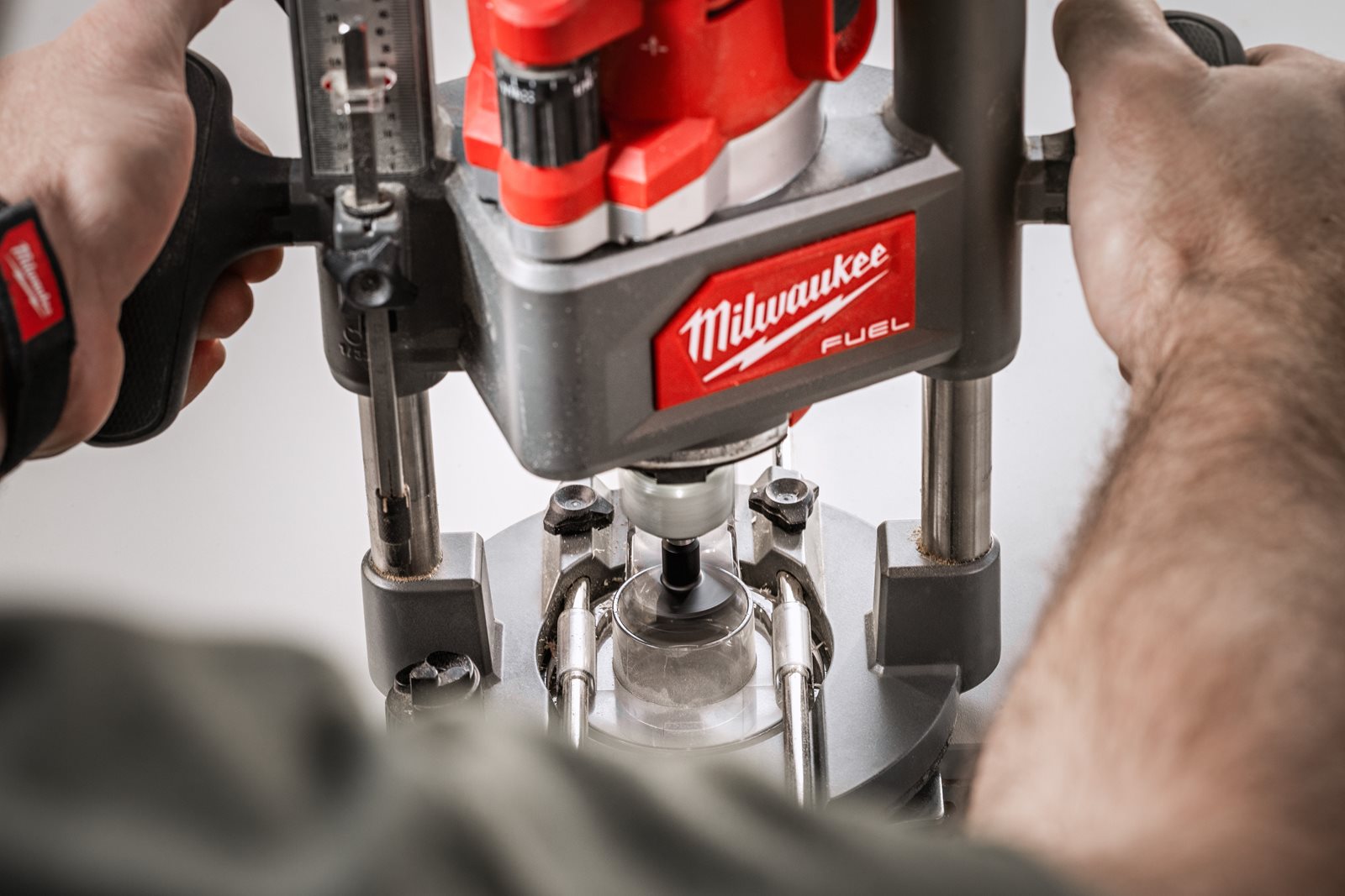 Freze pentru balamale 15mm Milwaukee - in utilizare 3