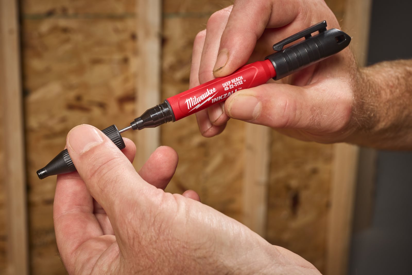 Marker INKAZLL cu vârf lung ultra fin Milwaukee 4932501147 - in utilizare 2