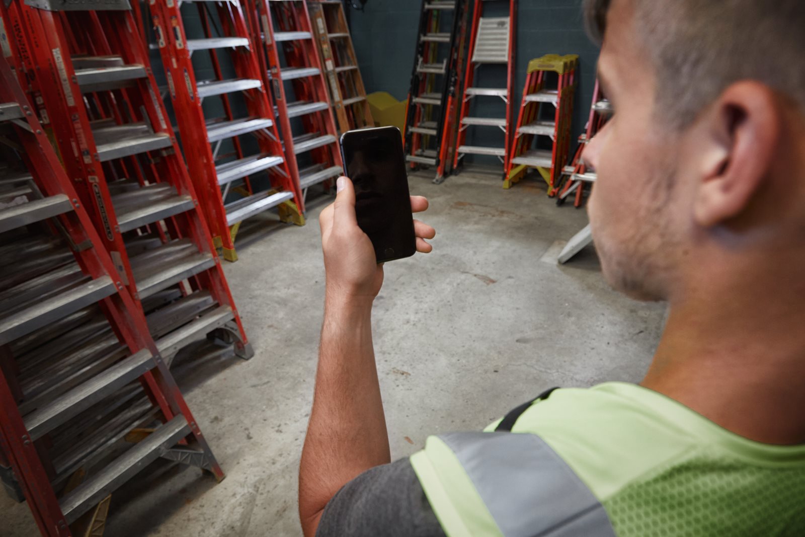 Modul de urmărire BTT MILWAUKEE ONE-KEY Bluetooth Milwaukee BTT-1 - in utilizare 12