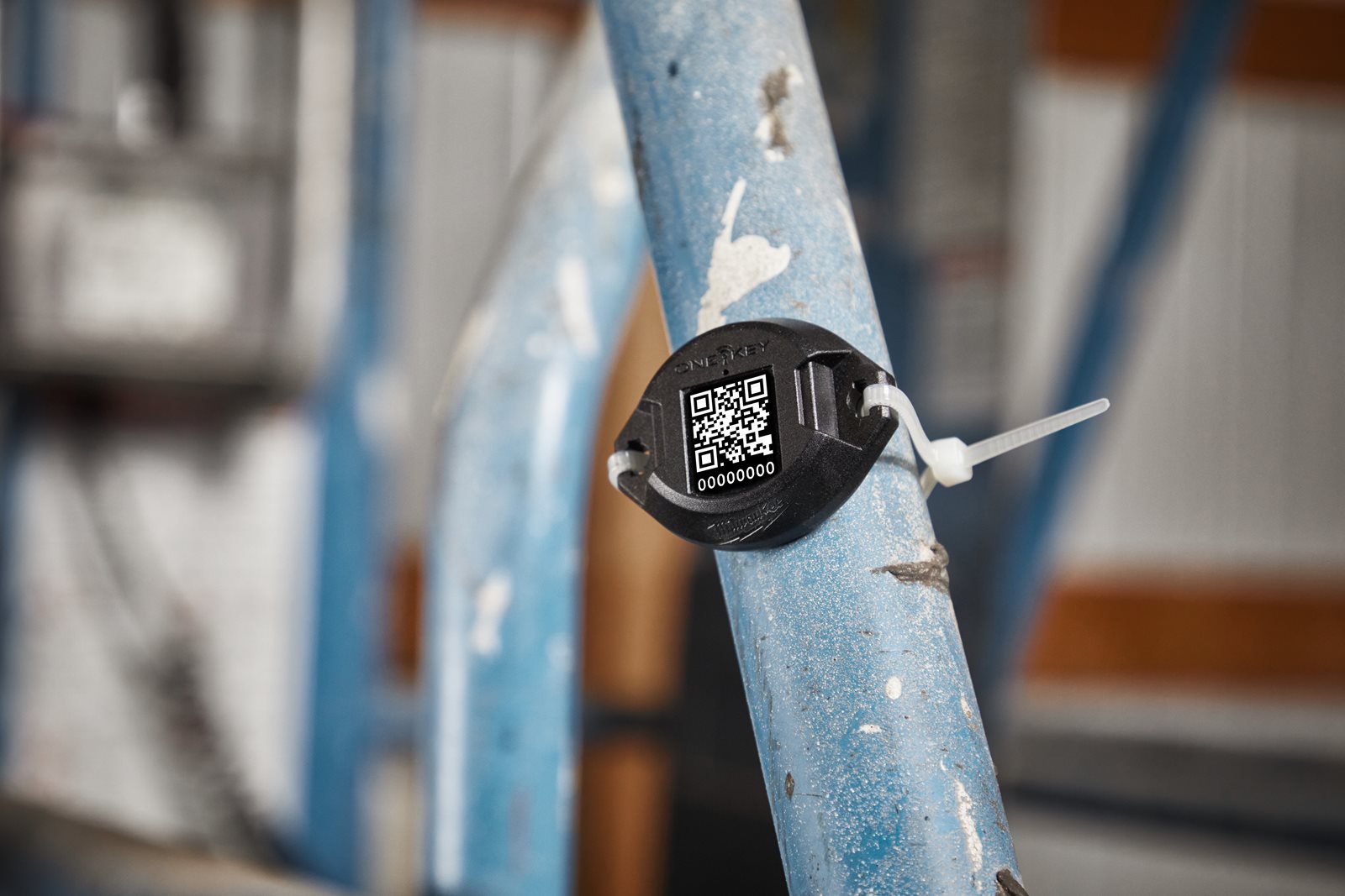 Modul de urmărire BTT MILWAUKEE ONE-KEY Bluetooth Milwaukee BTT-1 - in utilizare 5