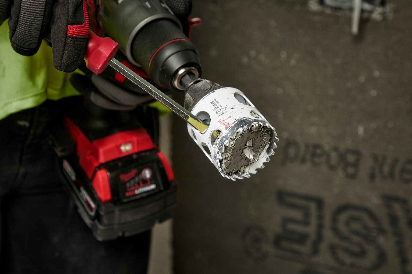 Carote HOLE DOZER cu dinți din carbură 9pc Milwaukee - in utilizare 11