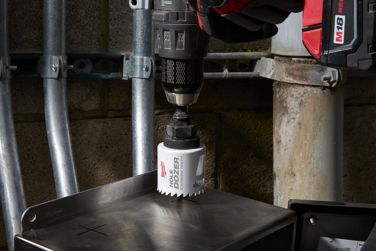 Carote HOLE DOZER cu dinți din carbură 9pc Milwaukee - in utilizare 6