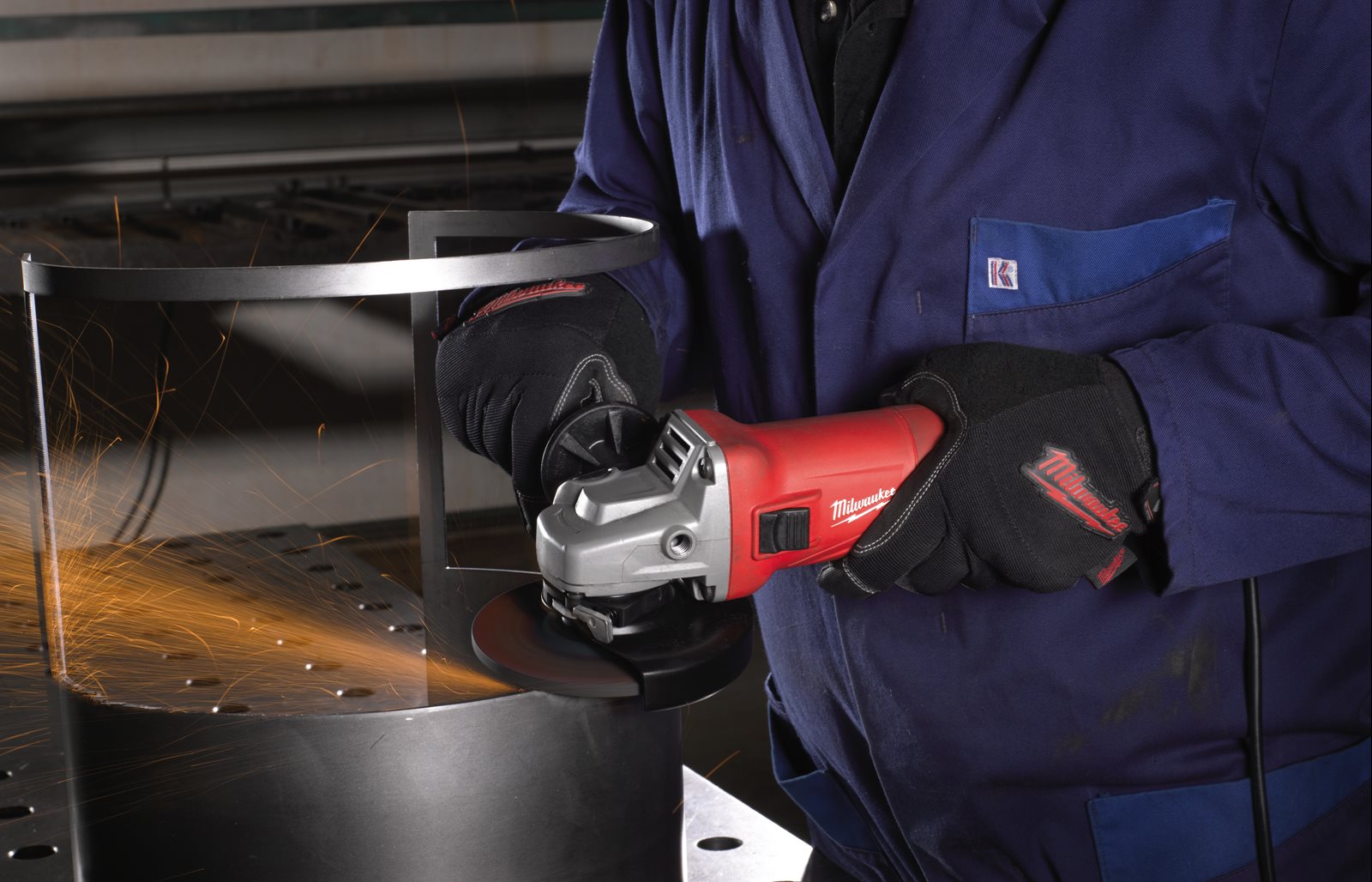 Polizor unghiular 115 mm/125 mm 1000 W Milwaukee AG 10-115 EK - in utilizare 2