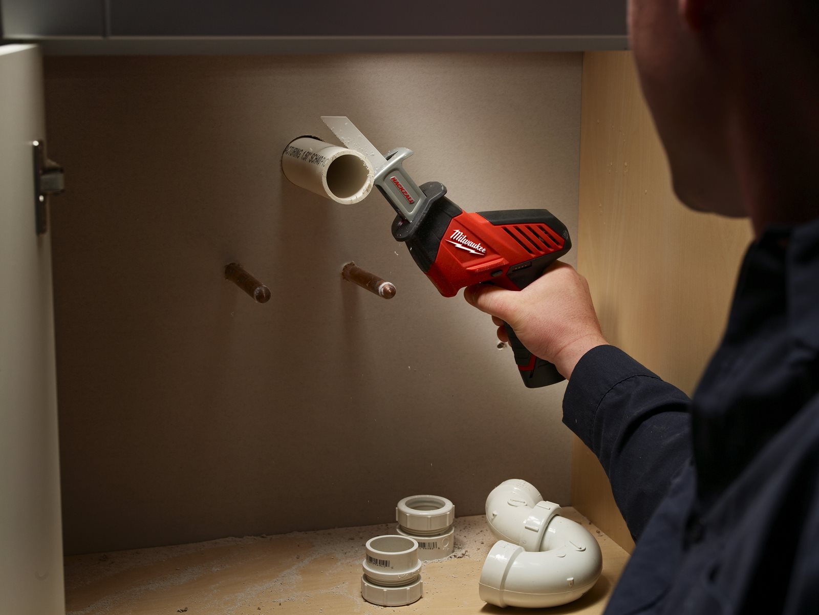 Fierăstrău sabie Hackzall M12 subcompact Milwaukee C12 HZ-0 - in utilizare 3