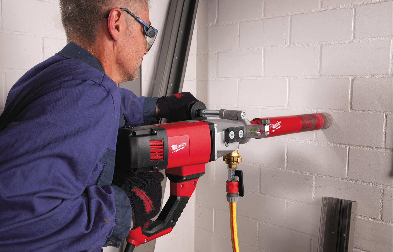 Mașină de găurit cu carotă diamantată combi, 3 viteze Milwaukee DD 3-152 - in utilizare 6