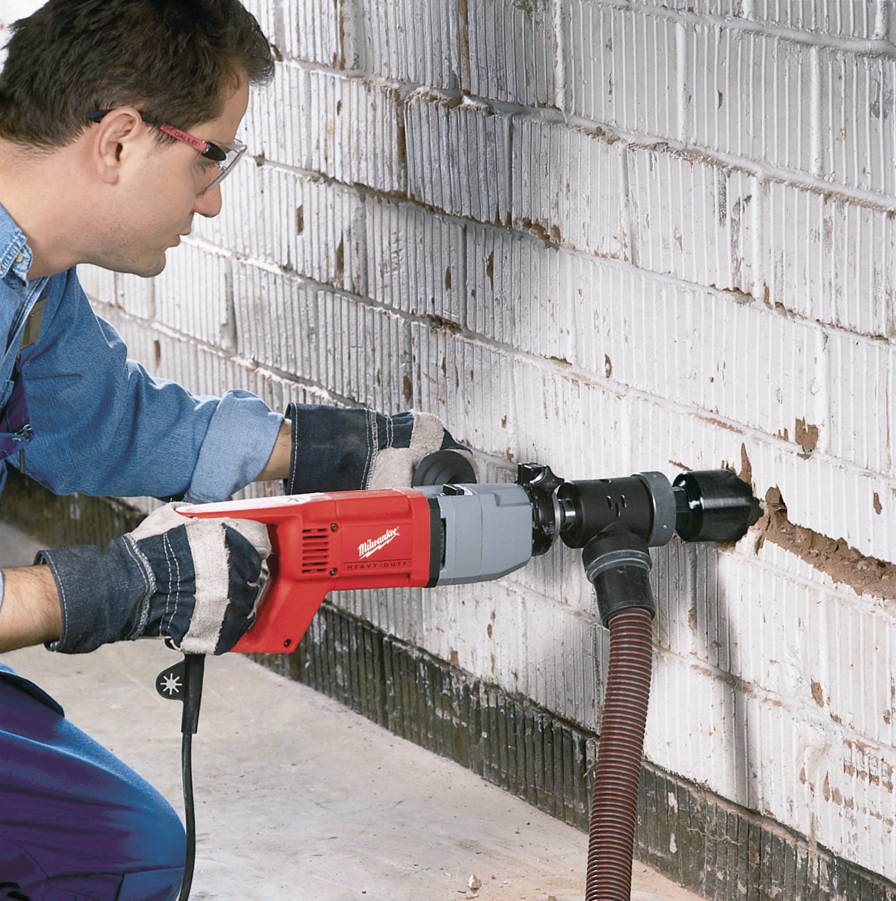 Mașină de găurit cu carotă diamantată pentru găurire uscată, 2 viteze Milwaukee DD 2-160 XE - in utilizare 2