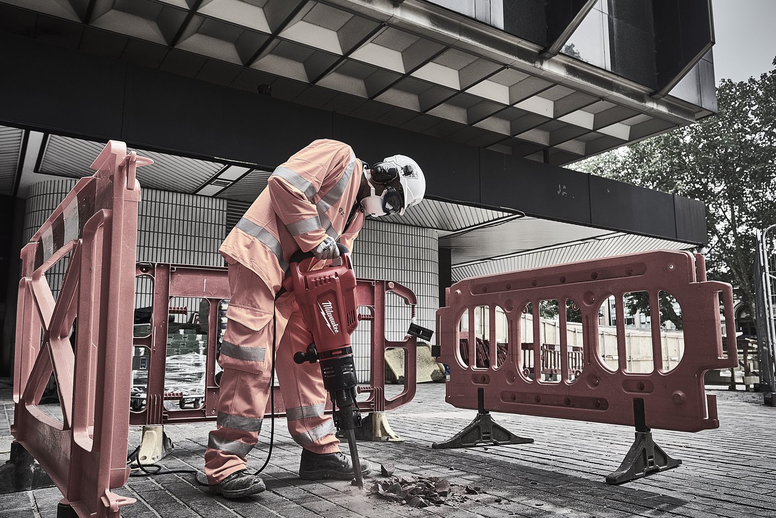Ciocan demolator Hex 28 mm clasa 16 kg Milwaukee K 1528 H - in utilizare 1