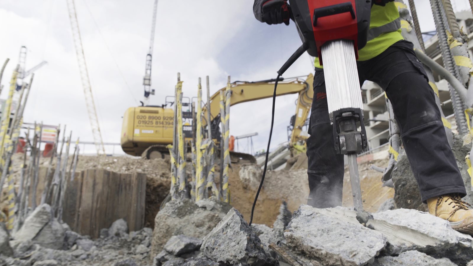 Ciocan demolator Hex 28 mm clasa 25 kg Milwaukee K 2628 H - in utilizare 2