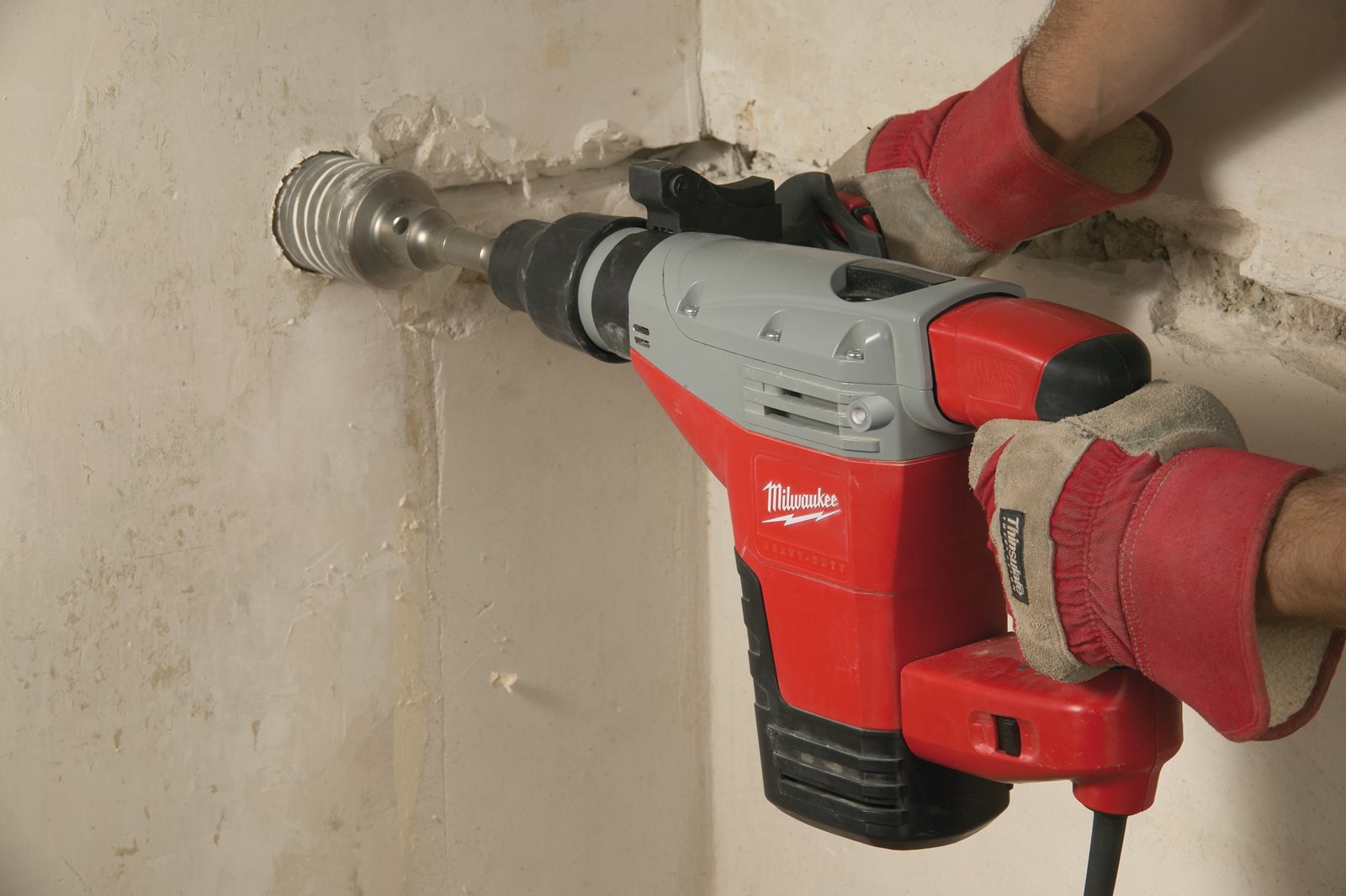 Ciocan rotopercutor SDS-Max pentru găurire și dăltuire 5 kg Milwaukee K 545 S - in utilizare 4