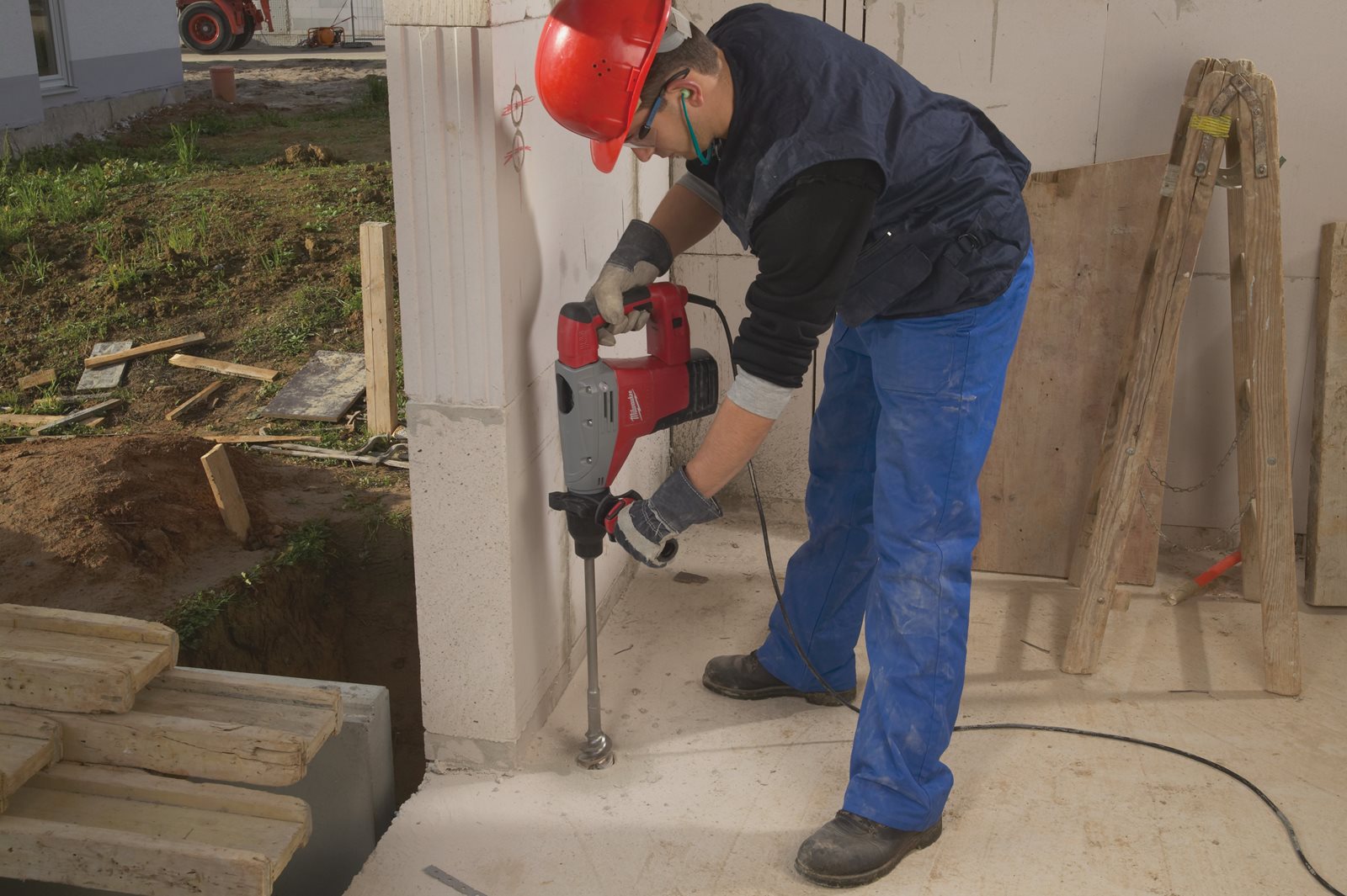 Ciocan rotopercutor SDS-Max pentru găurire și dăltuire 5 kg Milwaukee K 545 S - in utilizare 8
