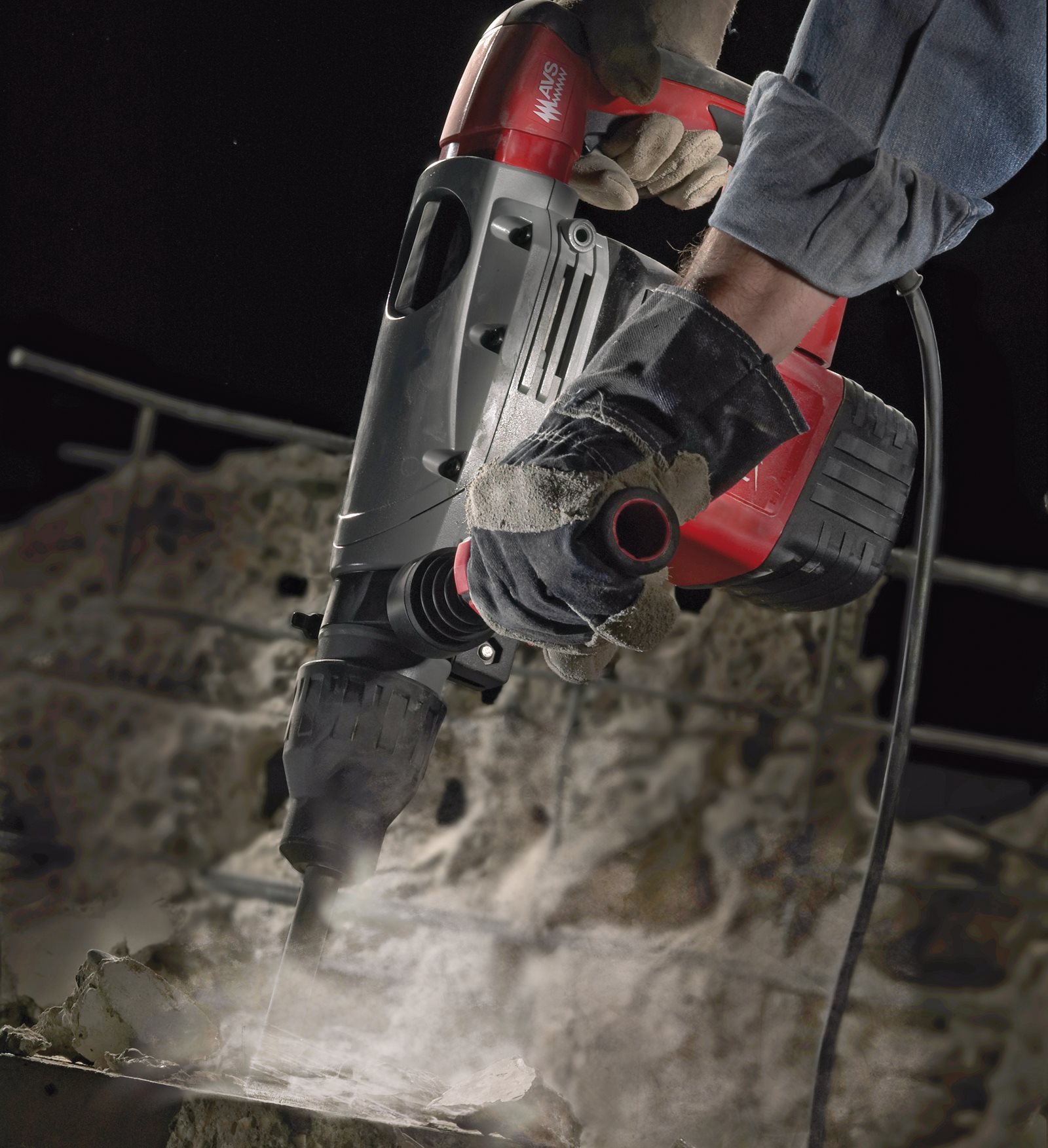 Ciocan rotopercutor SDS-Max pentru găurire și dăltuire 7 kg Milwaukee K 750 S - in utilizare 7