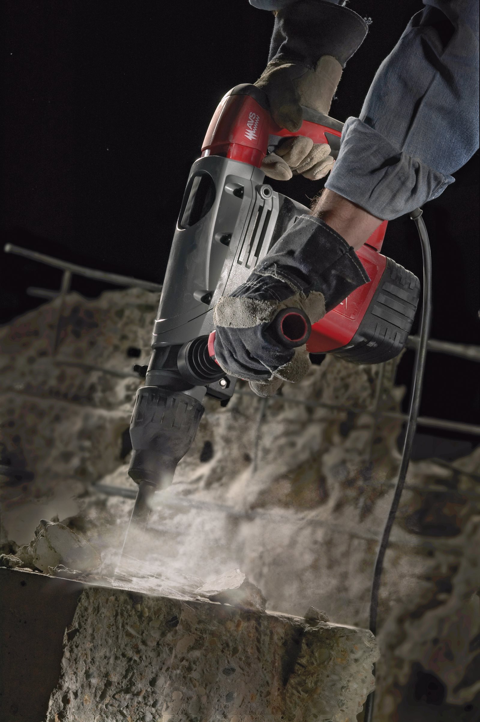 Ciocan rotopercutor SDS-Max pentru găurire și dăltuire 7 kg Milwaukee K 750 S - in utilizare 8