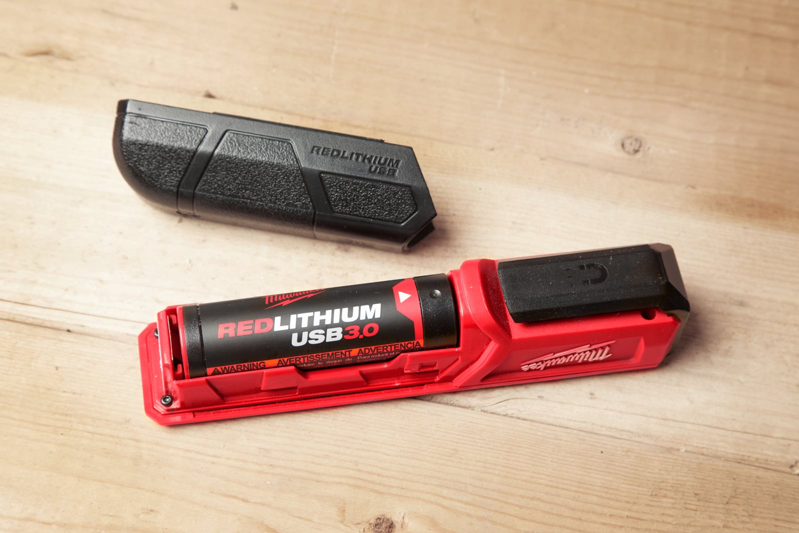 Acumulator 3.0 Ah REDLITHIUM USB Milwaukee L4 B3 - in utilizare 4