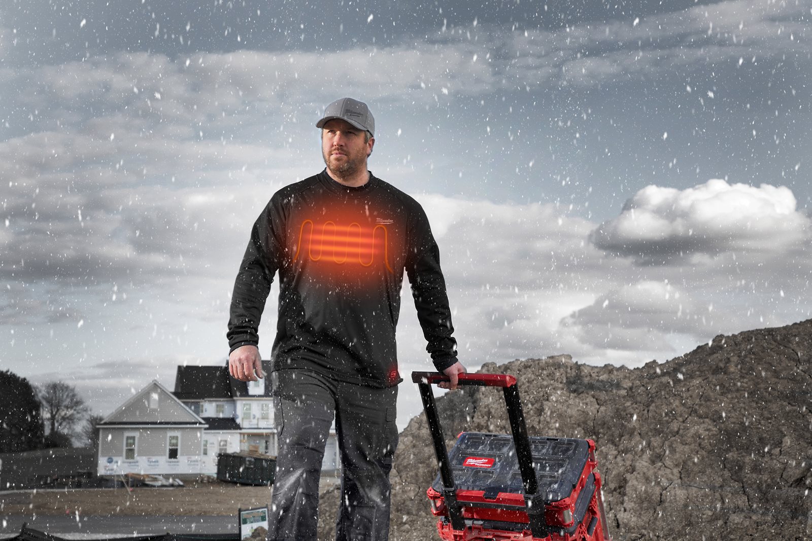 Bluză încălzită WORKSKIN reîncărcabilă USB Milwaukee L4 HBLB-301S - in utilizare 4