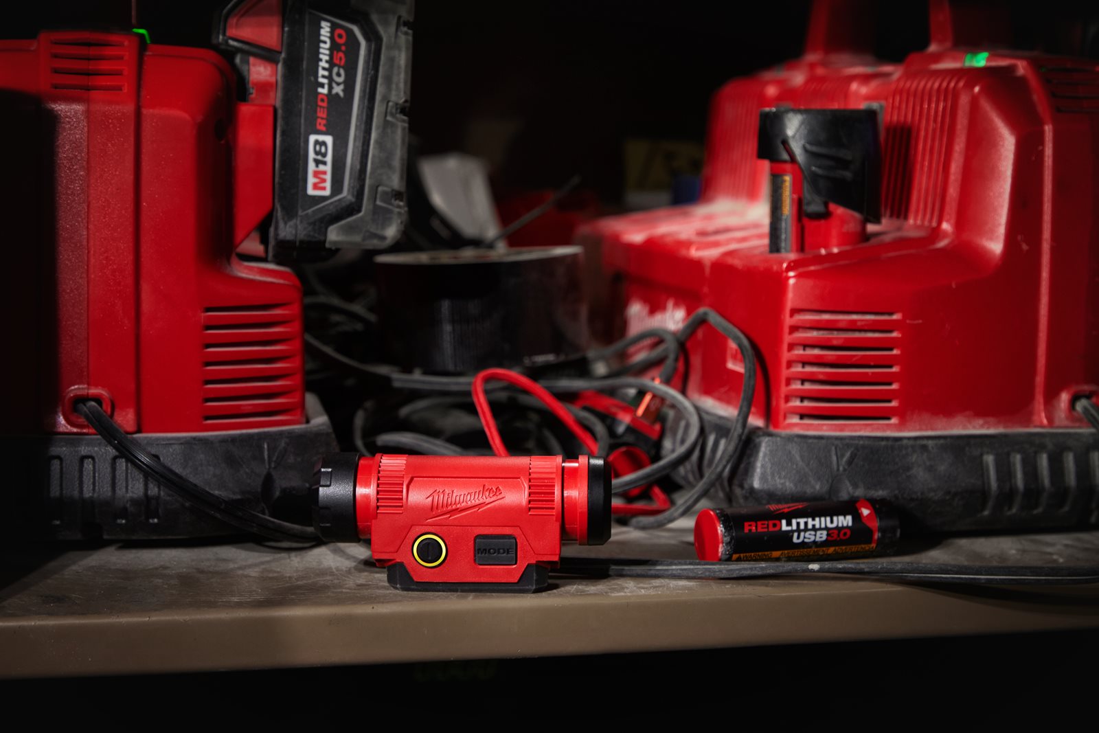 Lanternă frontală reîncărcabilă USB, 600 lumeni Milwaukee L4 HL2-301 - in utilizare 7