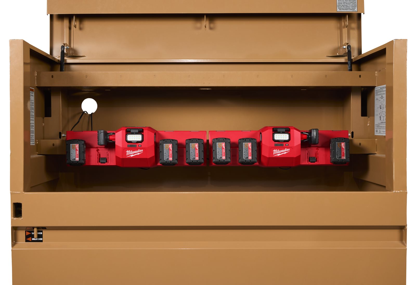 Încărcător magnetic M12 - M18 Milwaukee M12-18 GBC4 - in utilizare 1