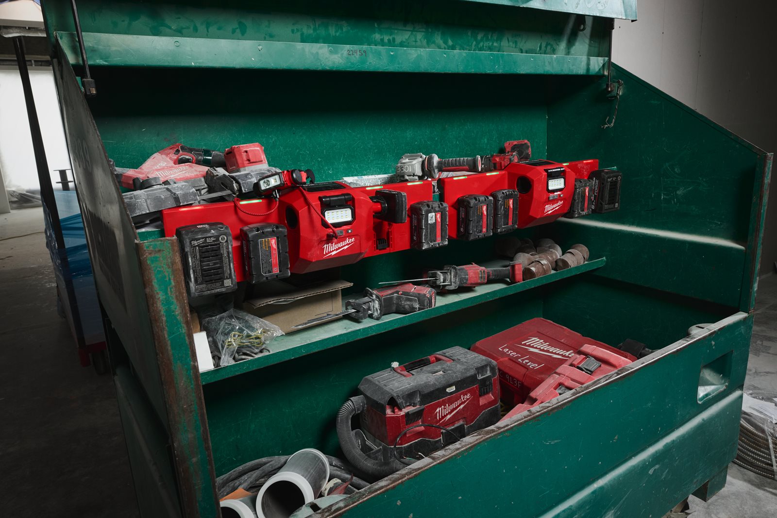 Încărcător magnetic M12 - M18 Milwaukee M12-18 GBC4 - in utilizare 6