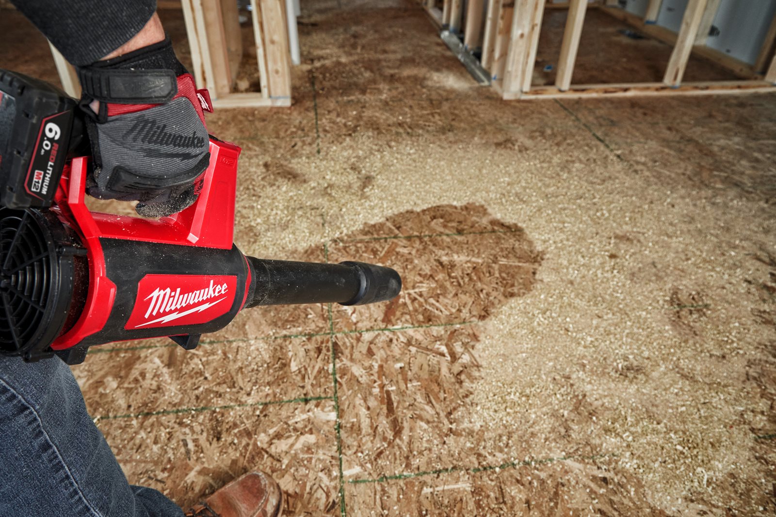 Suflantă M12 Milwaukee M12 BBL-0 - in utilizare 4