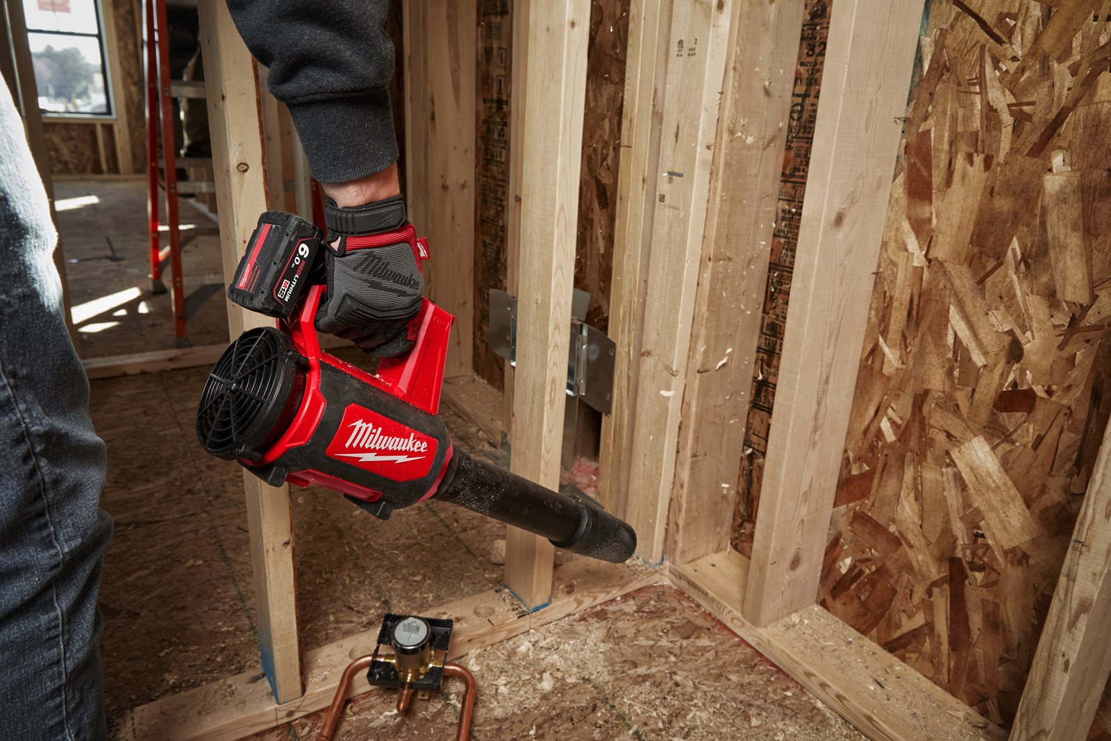 Suflantă M12 Milwaukee M12 BBL-0 - in utilizare 5