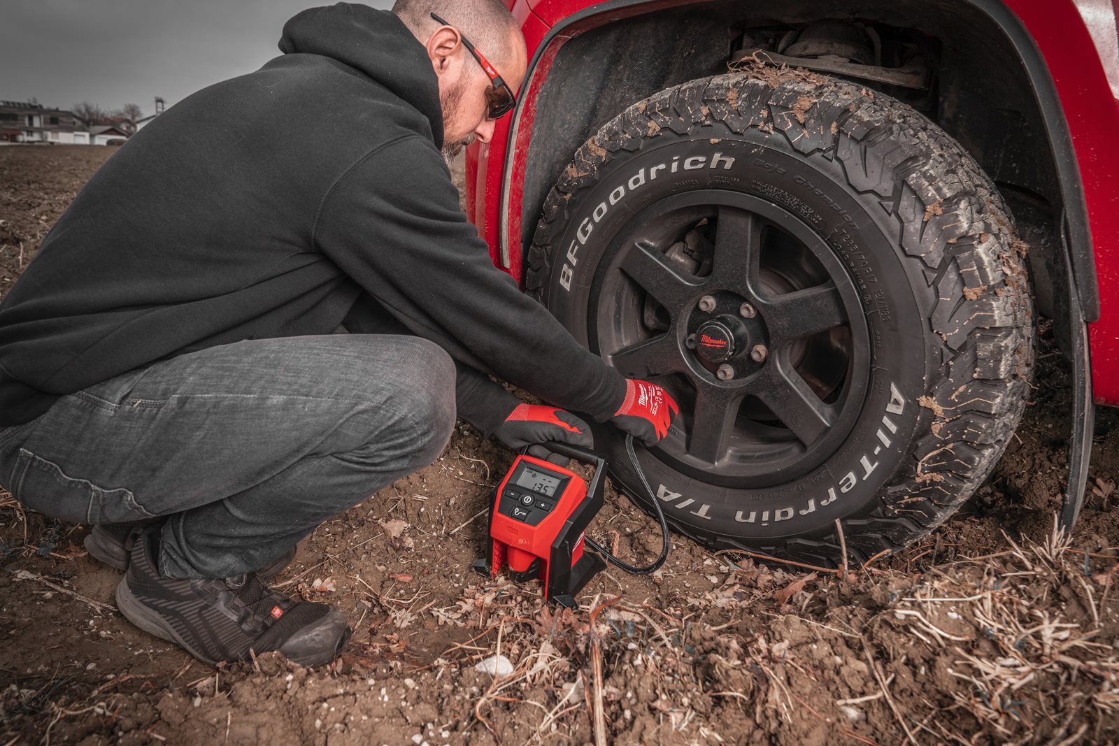 Compresor M12 subcompact Milwaukee M12 BI-0 - in utilizare 2