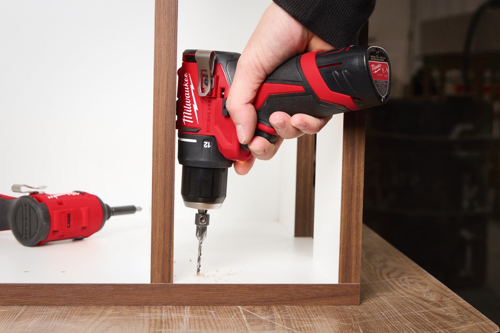Mașină compactă de găurit, fără perii M12 Milwaukee M12 BLDDRC-0 - in utilizare 2