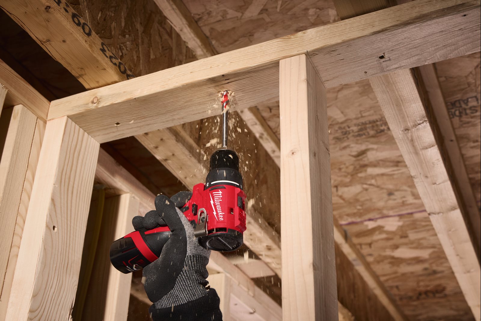 Mașină compactă de găurit, fără perii M12 Milwaukee M12 BLDDRC-0 - in utilizare 7