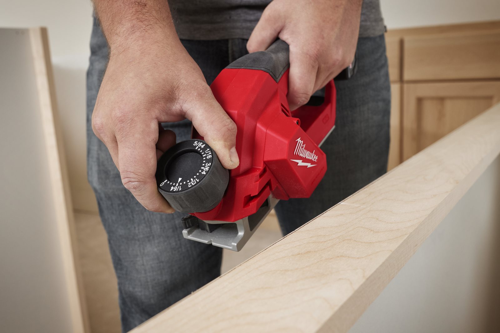 Rindea fără perii M12 Milwaukee M12 BLP-0X - in utilizare 4
