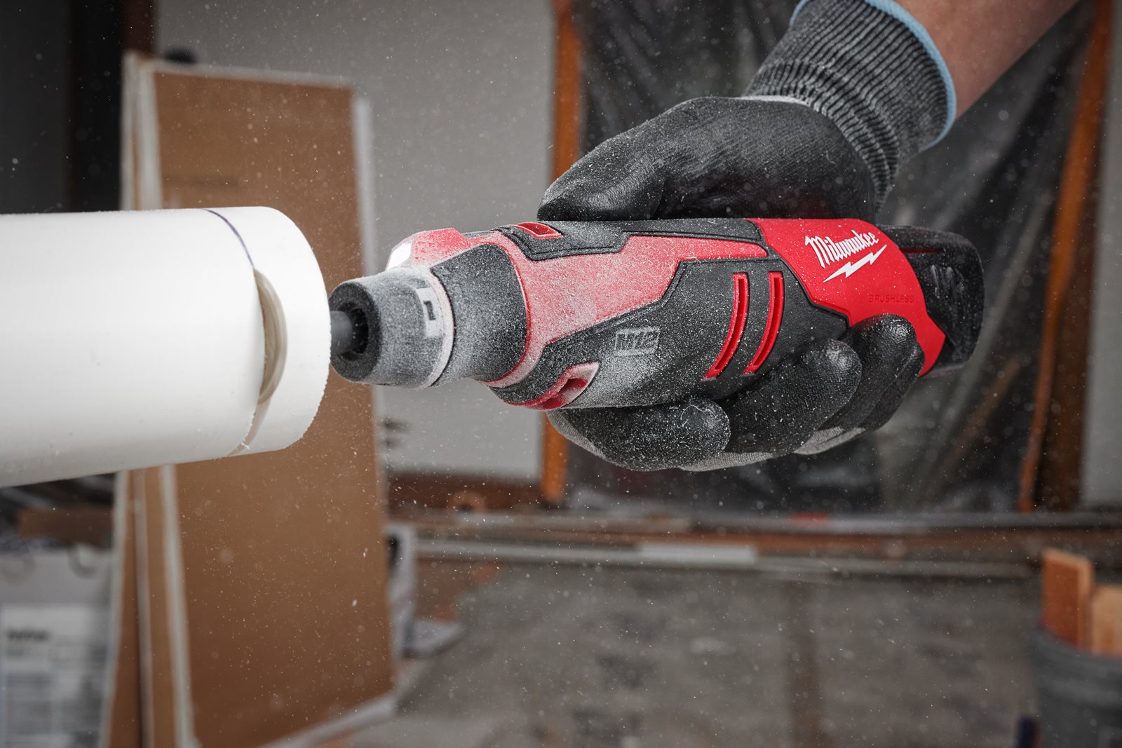 Unealtă rotativă fără perii M12 Milwaukee M12 BLROT-0 - in utilizare 2