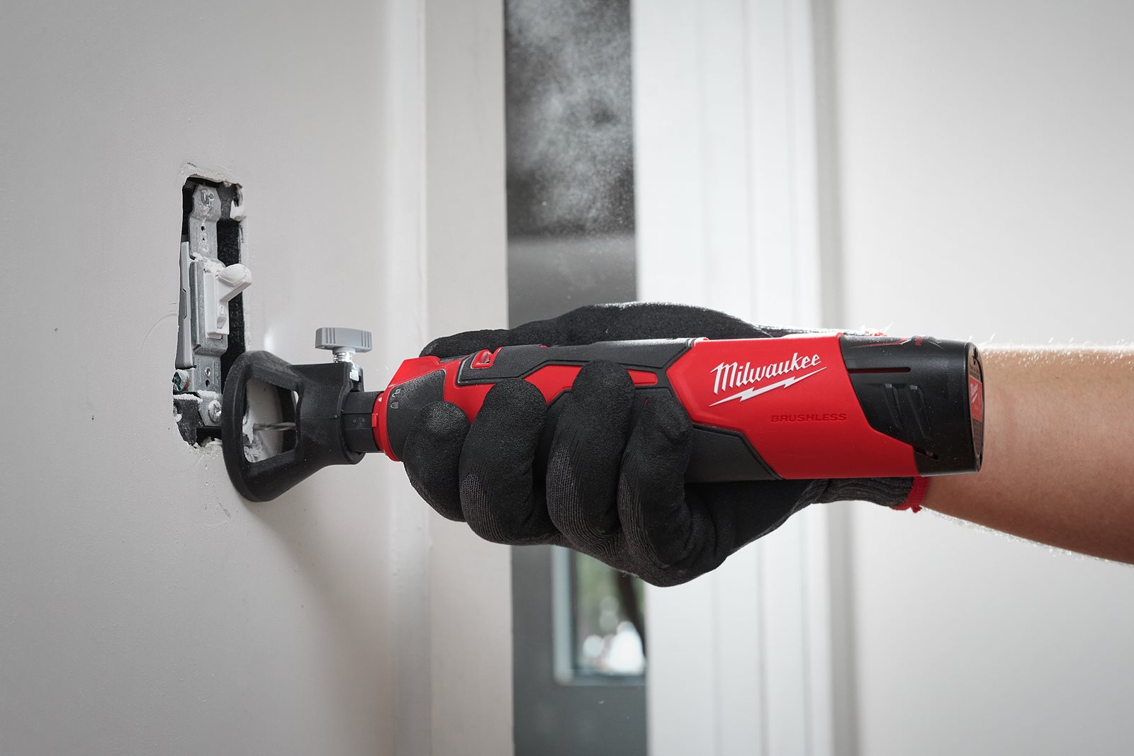 Unealtă rotativă fără perii M12 Milwaukee M12 BLROT-0 - in utilizare 4