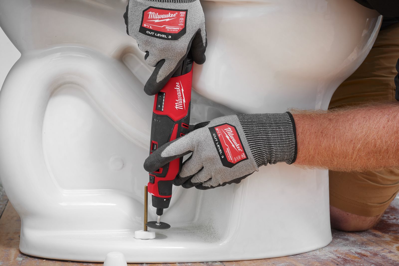 Unealtă rotativă fără perii M12 Milwaukee M12 BLROT-0 - in utilizare 6