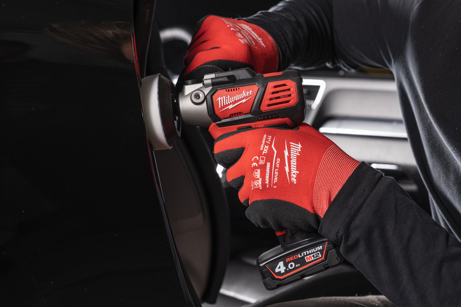 Mașină lustruit/șlefuit M12 subcompactă Milwaukee M12 BPS-0 - in utilizare 4