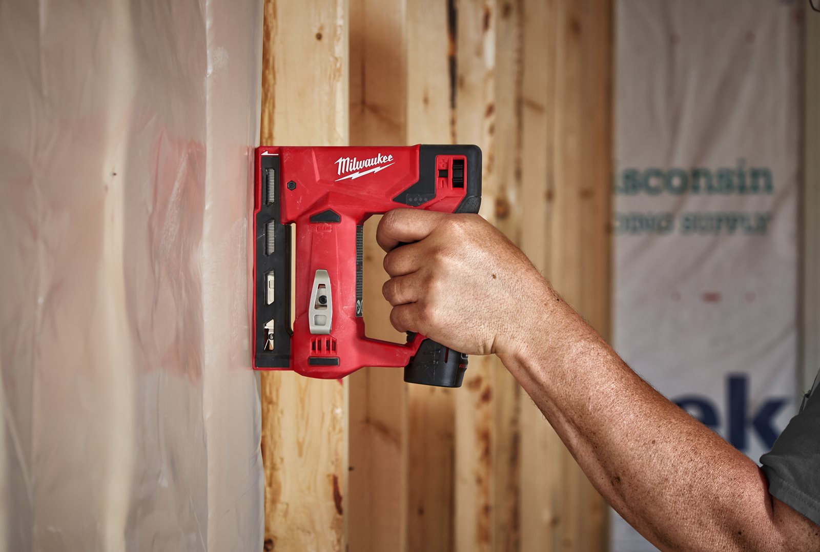 Capsator M12 subcompact Milwaukee M12 BST-0 - in utilizare 1