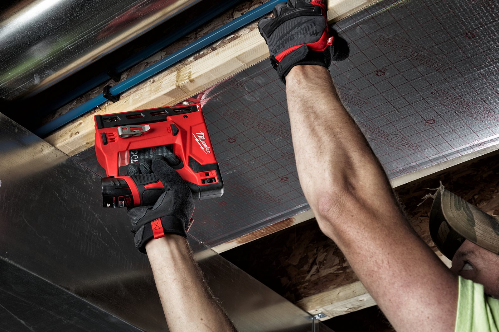 Capsator M12 subcompact Milwaukee M12 BST-0 - in utilizare 2