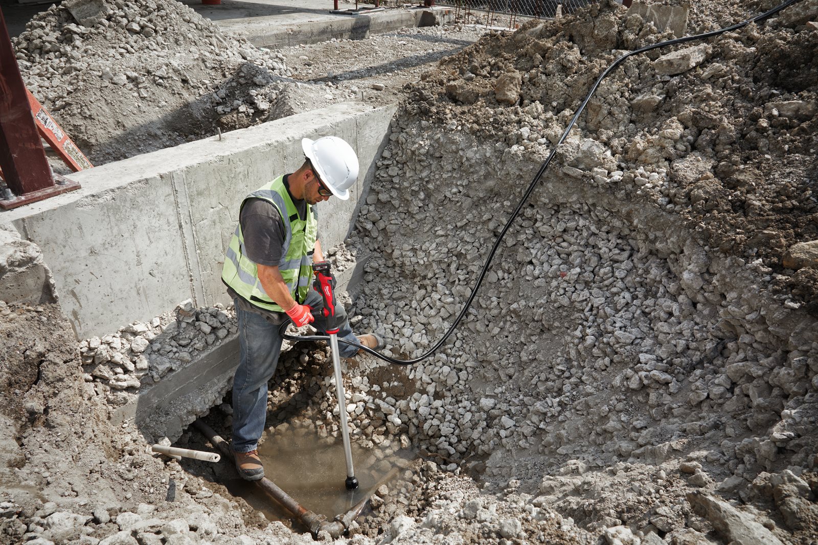 Pompă de apă cu perii M12 HYDROPASS Milwaukee M12 BSWP-0 - in utilizare 10