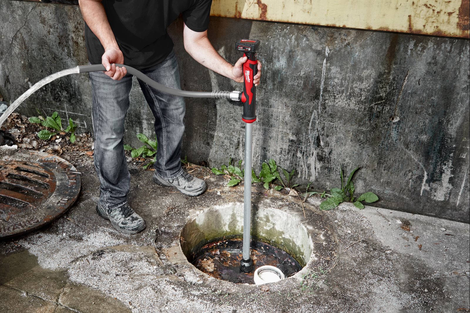 Pompă de apă cu perii M12 HYDROPASS Milwaukee M12 BSWP-0 - in utilizare 12