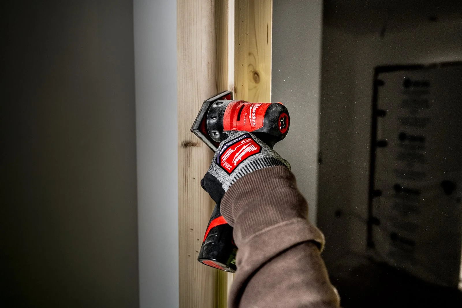 Mănuși rezistență ridicată la tăiere - nivel F 1pc Milwaukee 4932492040 - in utilizare 2