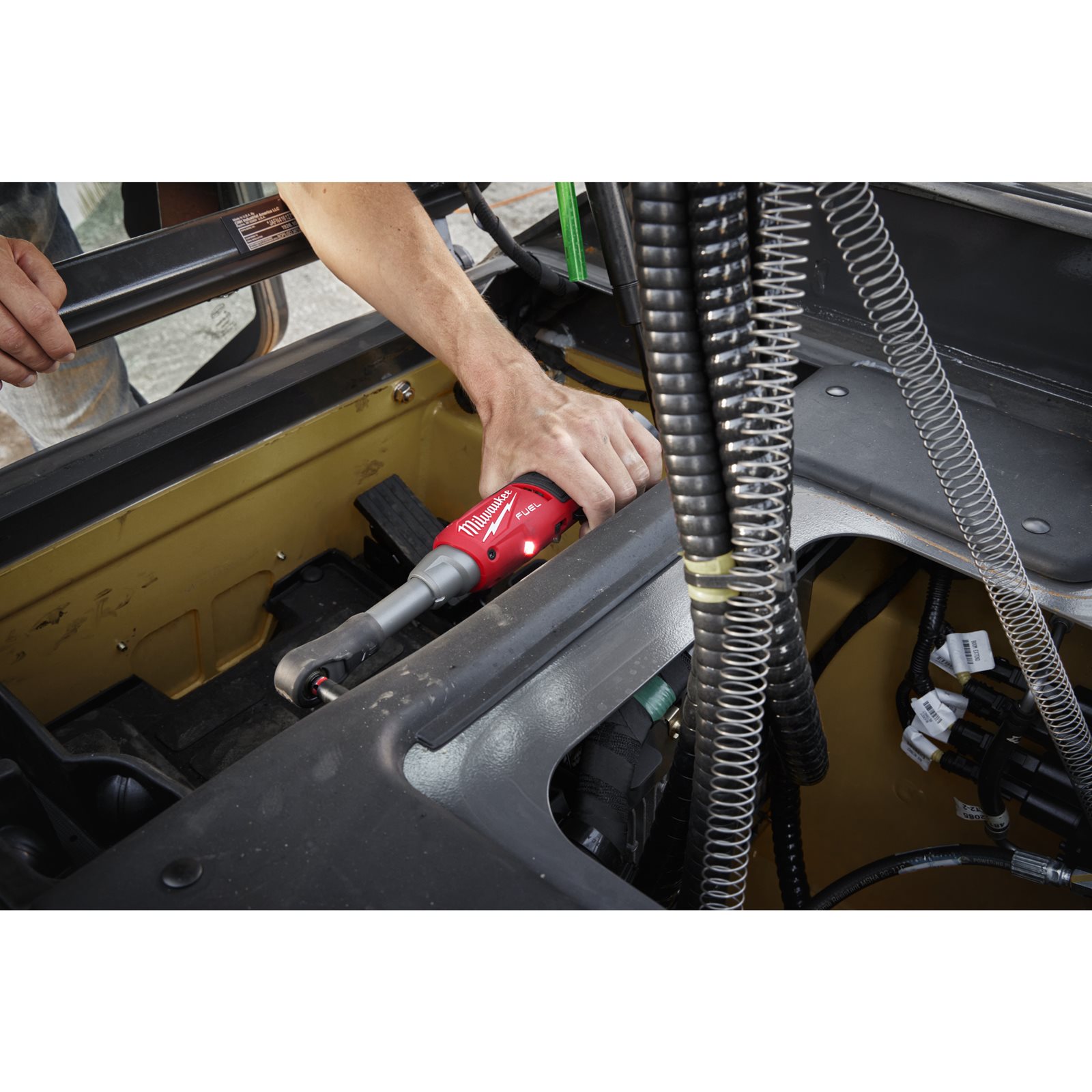 Antrenor cu clichet 1/4" M12 FUEL cu viteză ridicată în variantă extinsă Milwaukee M12 FHIR14LR-0 - detaliu 3