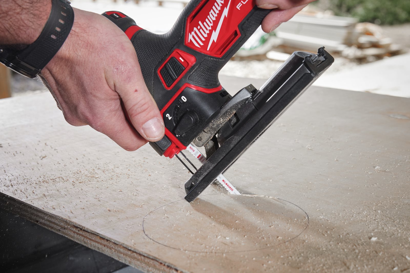 Fierăstrău pendular M12 FUEL Milwaukee M12 FJS-0 - in utilizare 10