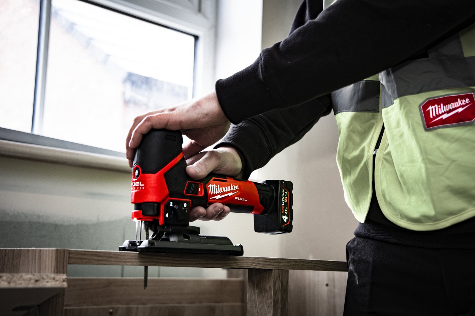 Fierăstrău pendular M12 FUEL Milwaukee M12 FJS-0 - in utilizare 2