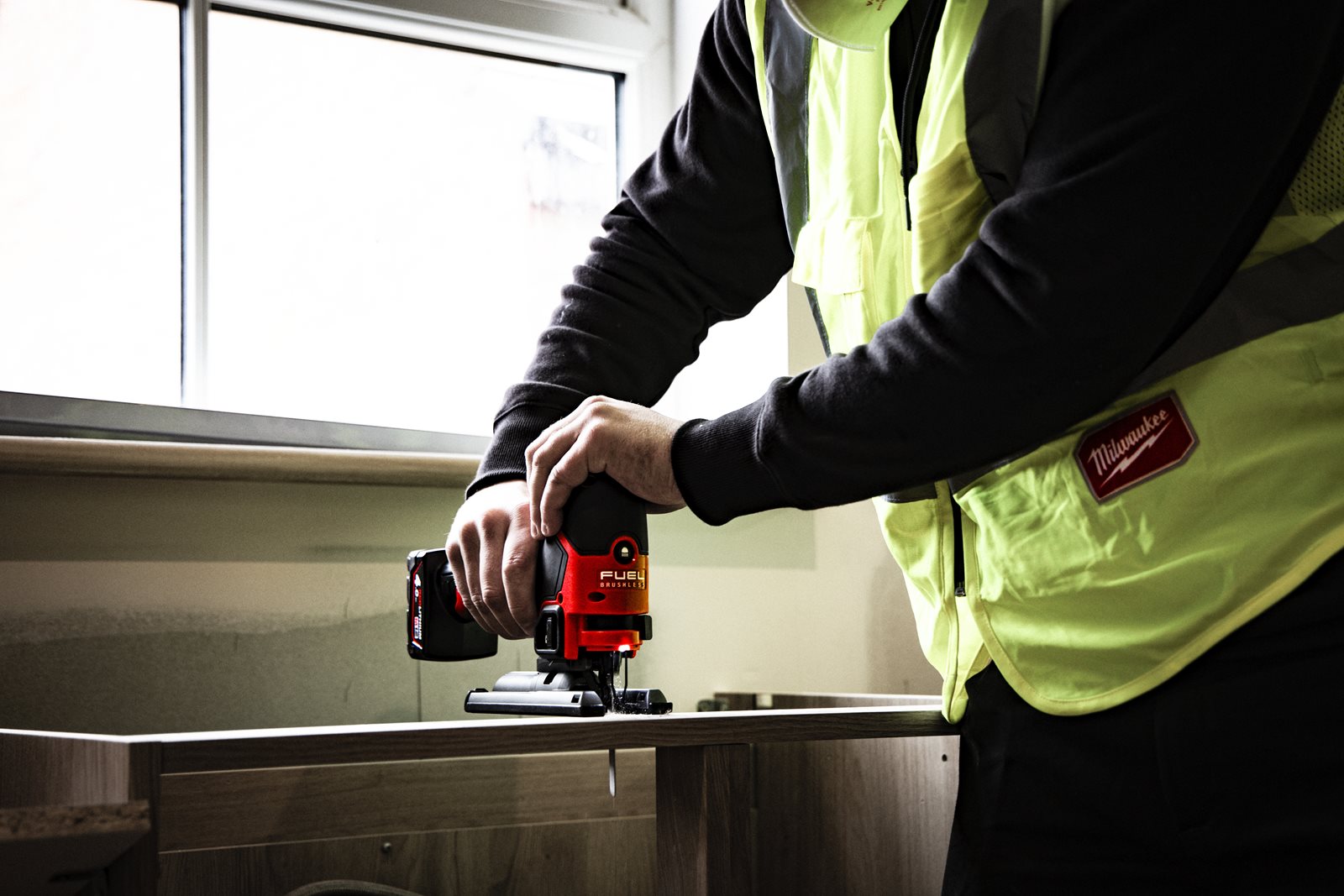 Fierăstrău pendular M12 FUEL Milwaukee M12 FJS-0 - in utilizare 3
