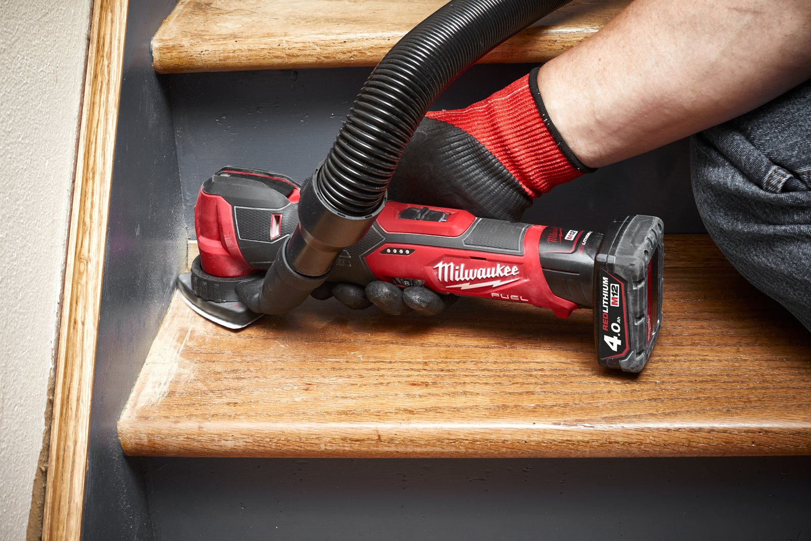 Unealtă multifuncțională M12 FUEL Milwaukee M12 FMT-0 - in utilizare 11