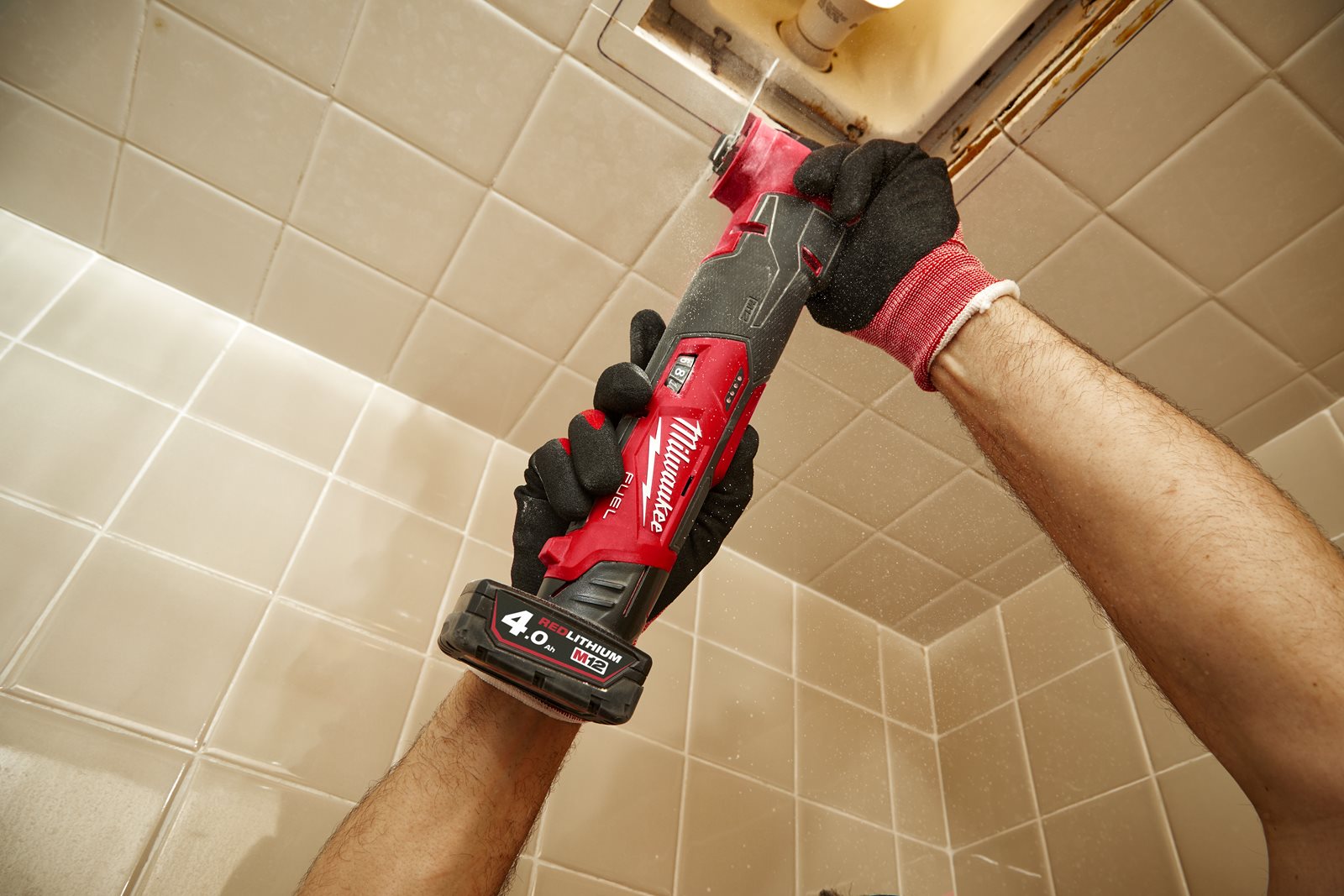 Unealtă multifuncțională M12 FUEL Milwaukee M12 FMT-0 - in utilizare 12