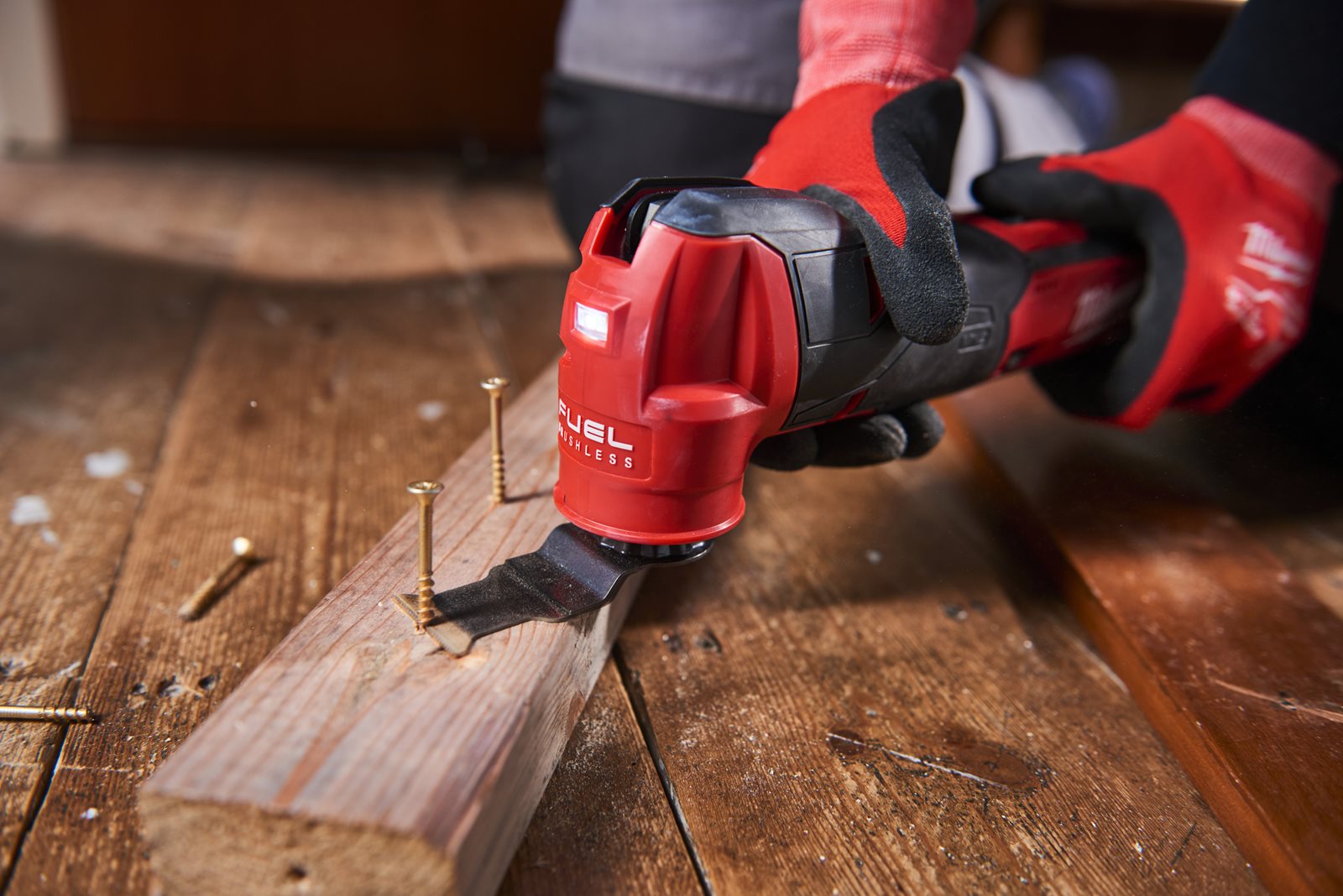 Unealtă multifuncțională M12 FUEL Milwaukee M12 FMT-0 - in utilizare 14