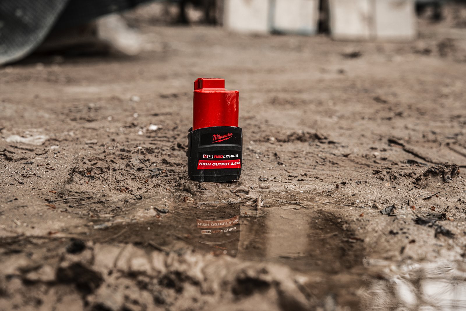 Acumulator 2.5 Ah M12HIGH OUTPUT Milwaukee M12 HB2.5 - in utilizare 1