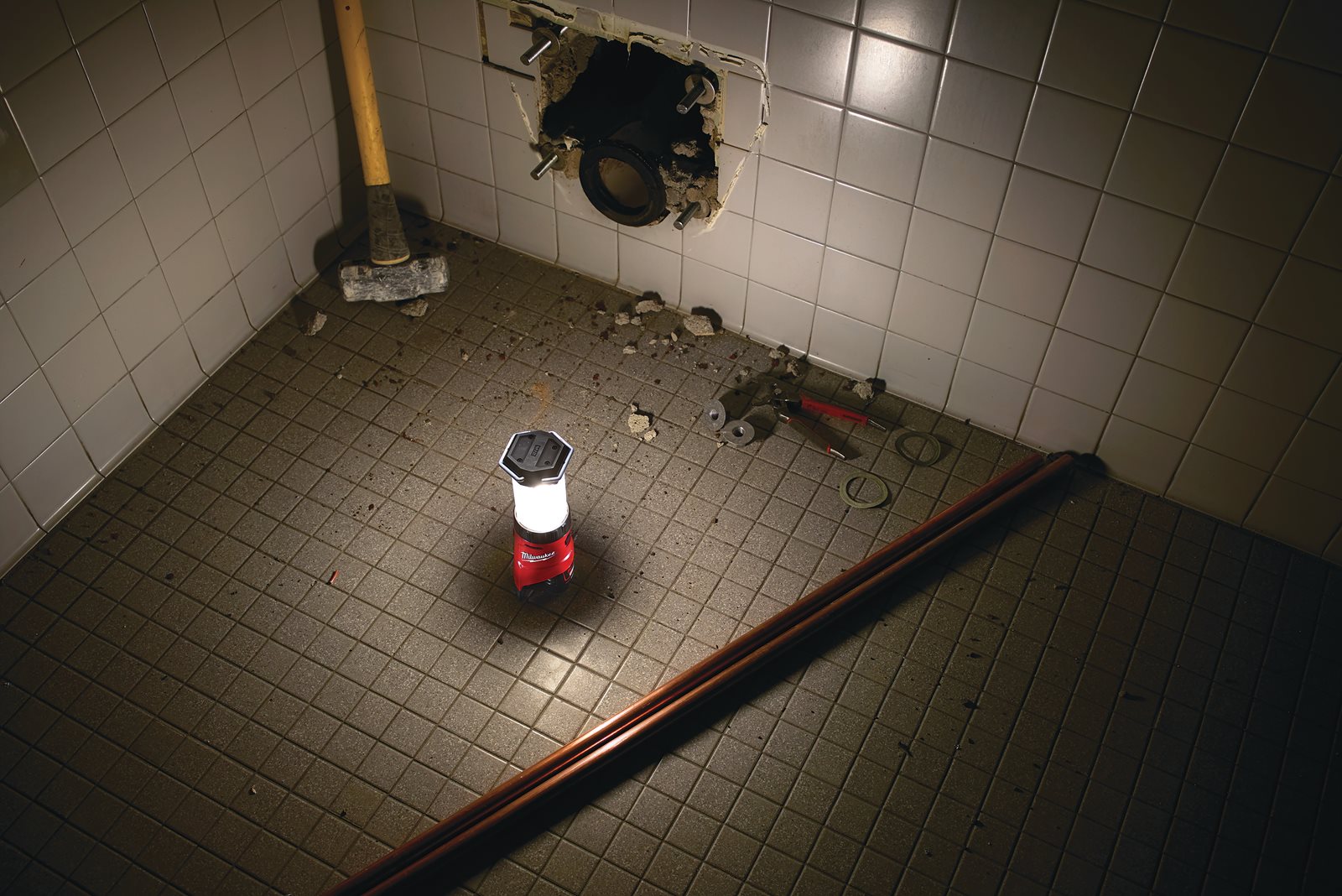 Lampă LED M12 Milwaukee M12 LL-0 - in utilizare 1